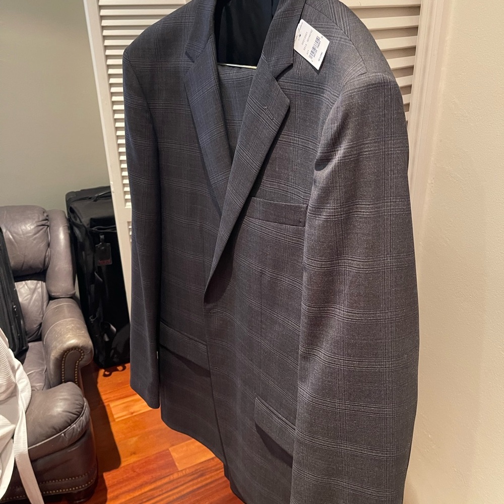 Brooks Brothers 48 Long Men’s suit.  Madison style.